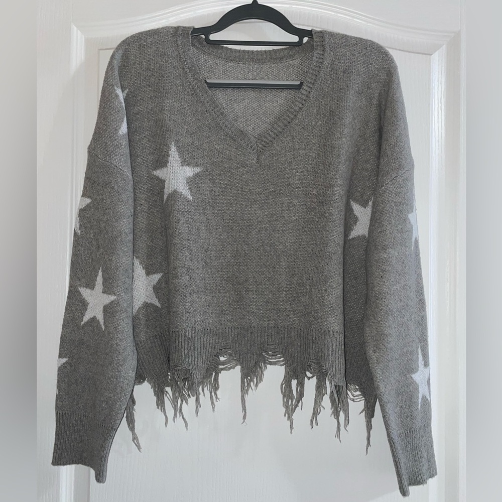 Gray Star V-Neck Sweater NWOT